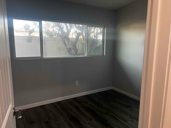 Building Photo - 970 Helix Ave