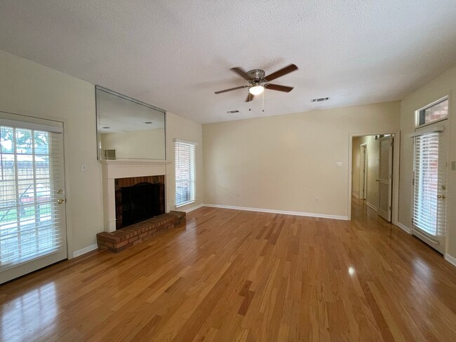 Building Photo - Beautiful 3BR Home in Summer Crossing