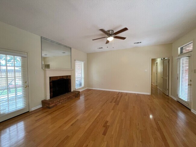 Foto del edificio - Beautiful 3BR Home in Summer Crossing