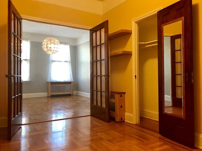 Foto del edificio - 684 Woodward Ave