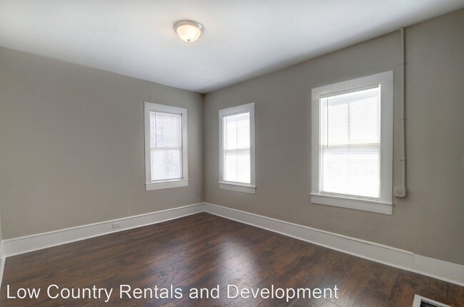 Building Photo - 2425 Drayton St