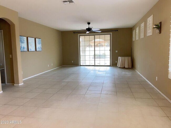 Foto del edificio - 2971 E Ridgewood Ln