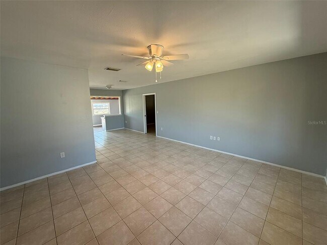 Foto del edificio - 3236 Montclair Cir
