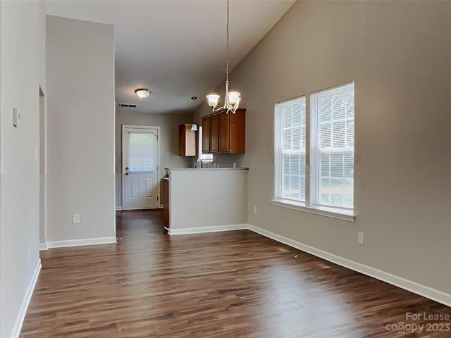Building Photo - 2856 Oasis Ln