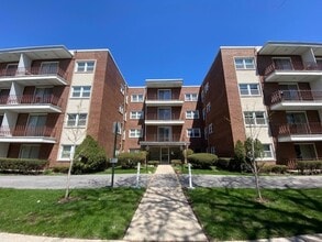 Building Photo - 5240 Galitz St