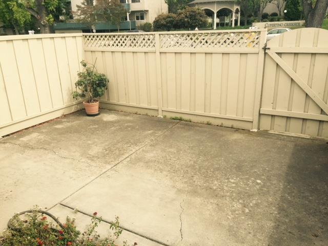 Foto del edificio - 7135 Rainbow Dr