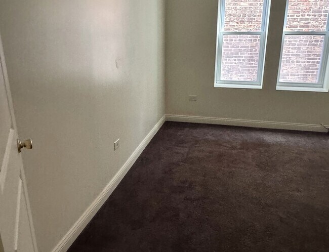 Foto del edificio - 6728 S Langley Ave