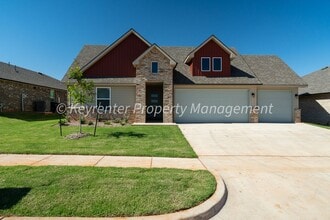 Building Photo - 14505 Gravity Falls Ln