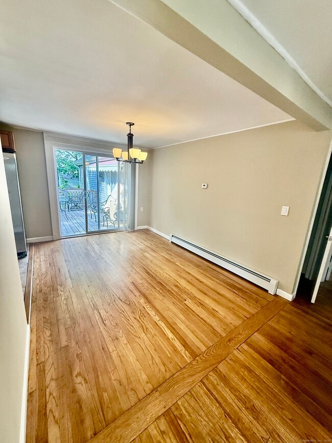 Building Photo - 44 Haddam St