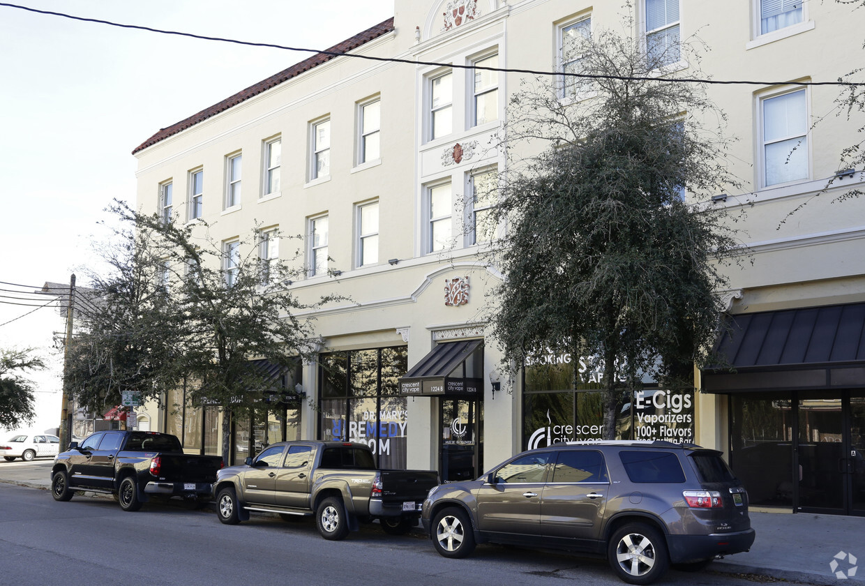 Building Photo - 1224 St Charles Ave