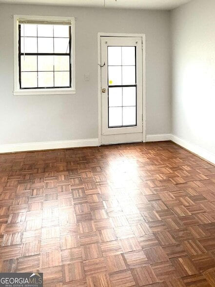 Primary Photo - 1443 Oxford Rd NE