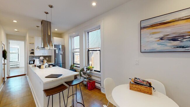 Building Photo - 844 Park Ave