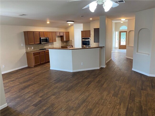 Foto del edificio - 1508 Reagan Wells Dr