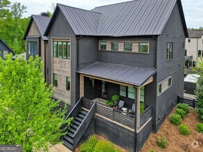 Building Photo - 300 Mado Ln