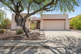 Building Photo - 730 N Northern Vista Pl