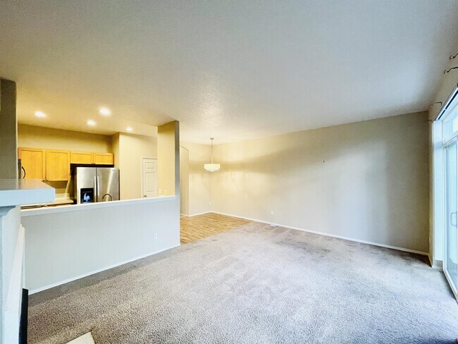 Foto del edificio - 6327 SW Vinwood Terrace