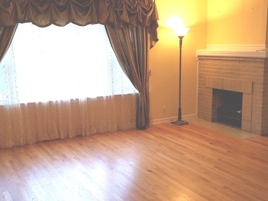 Primary Photo - 134 Walker Ave