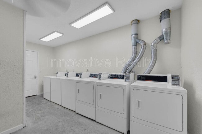 Photo - 5117 Curry Ford Rd Apartment