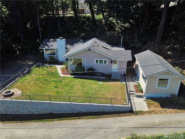 Building Photo - 608 N 5th Ave SW
