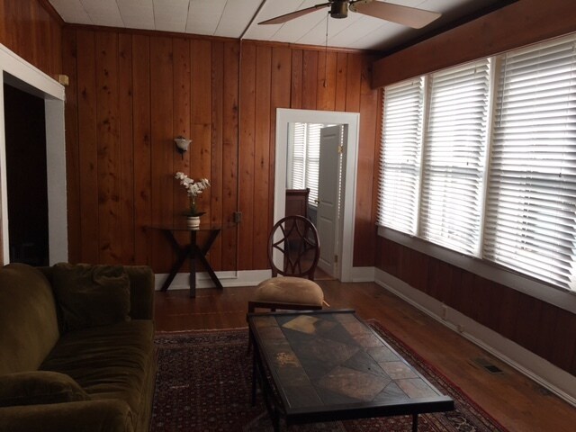 Foto del edificio - 905 W Rowan St