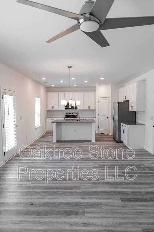 Building Photo - 3362 Skyland Dr