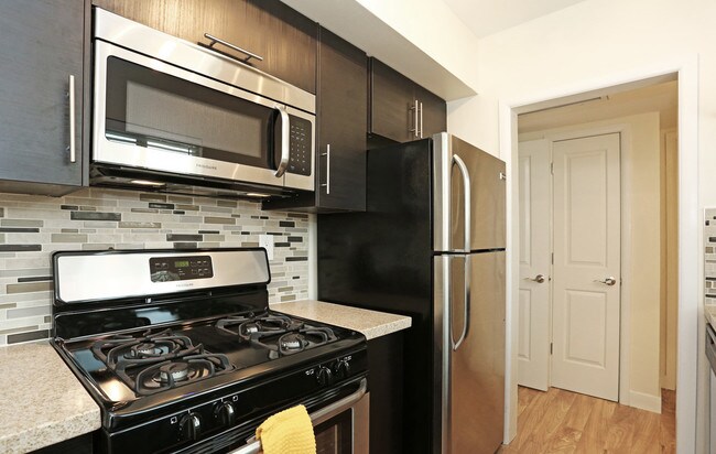 Building Photo - 4120 N 45th Pl