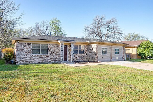 Foto del edificio - Great 4 Bed, 2 Bath Rental Available for New Tenants- 76134