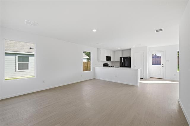 Building Photo - 1625 Parlier St