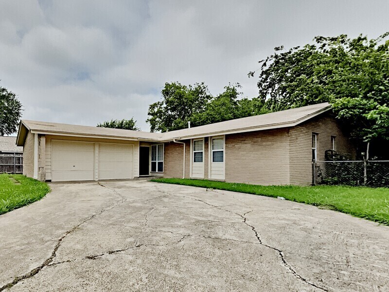 1510 Carlisle St, Irving, TX 75062 House for Rent in Irving, TX