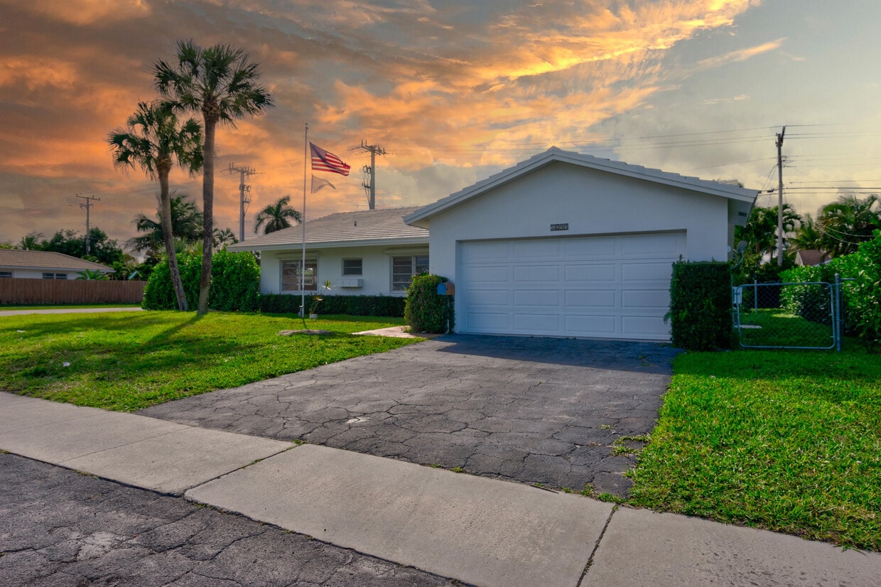 Foto principal - 1299 SW 12th Ave