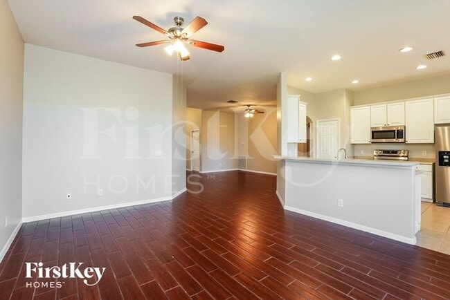 Foto del edificio - 8233 Silver Birch Way