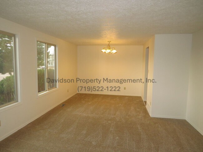 Building Photo - Beautiful 3-Bedroom House in Eastern Color...