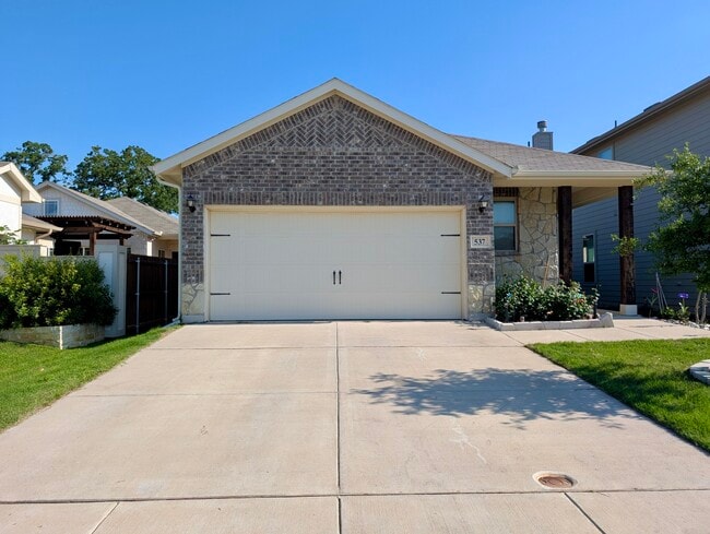 Building Photo - 537 Concho St