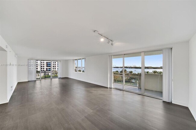 Foto del edificio - 1500 Bay Rd