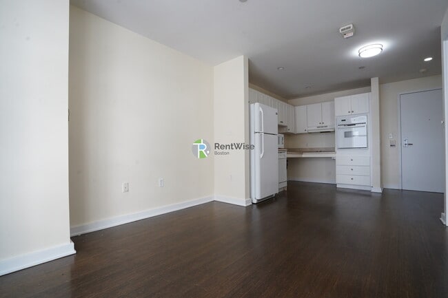 Photo - 40 Boylston St Apartment