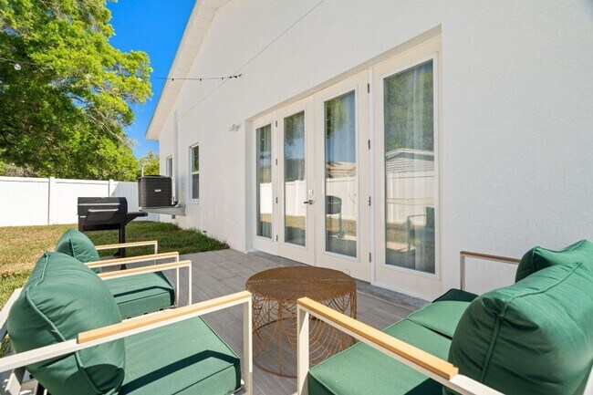 Foto del edificio - Gorgeous New Constriction House in Tampa