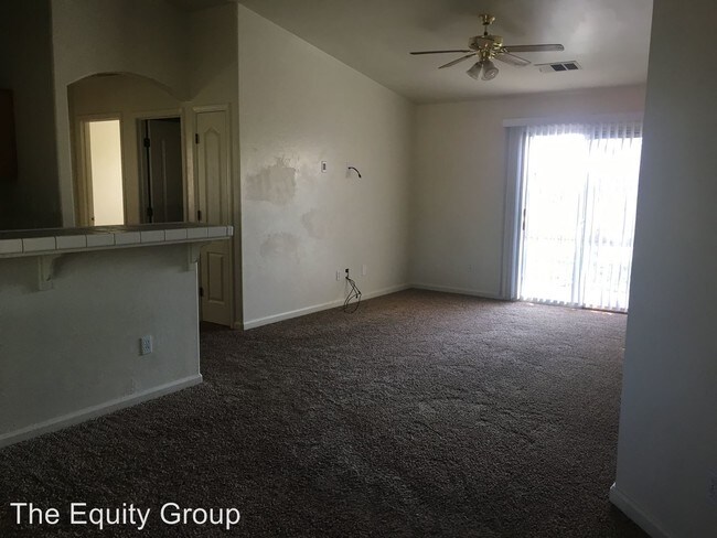 Building Photo - 525 E Olivewood Ave