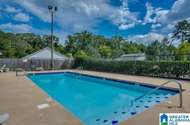 Foto del edificio - 2515 Veterans Memorial Pkwy