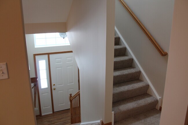 Building Photo - 566 Cary Woods Cir