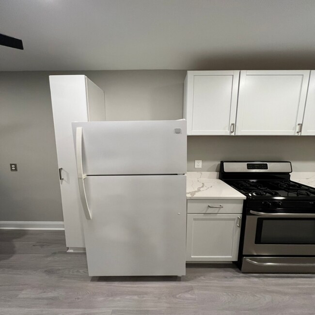 Building Photo - 1015 16th St NE