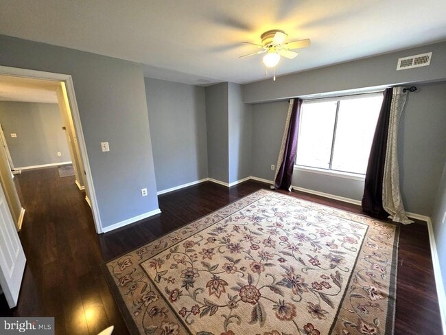 Building Photo - 9553 Battery Heights Blvd