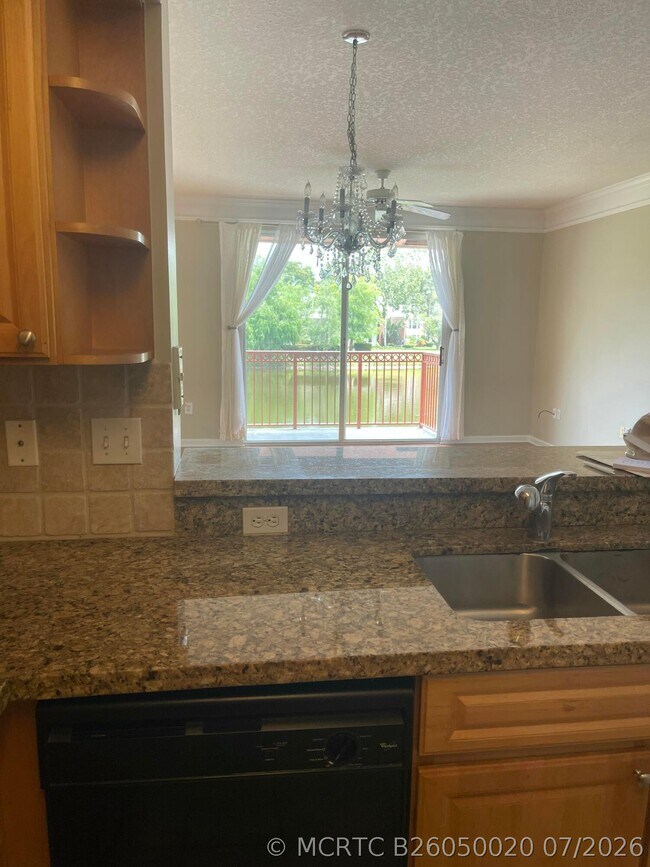 Building Photo - 2040 Alta Meadows Ln