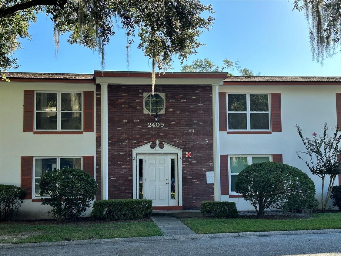 2409 SE 15th Ave Unit F, Ocala, FL 34471 Condo for Rent in Ocala, FL