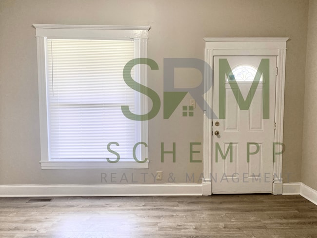 Building Photo - 3 Bedroom house with bonus room in Portland!- Section 8 accepted