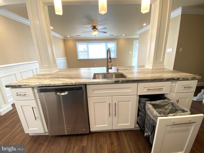 Foto del edificio - 1294 Cooper St