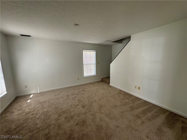 Foto del edificio - 250 Leawood Cir