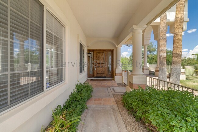 Building Photo - 13840 N Coral Gables Dr