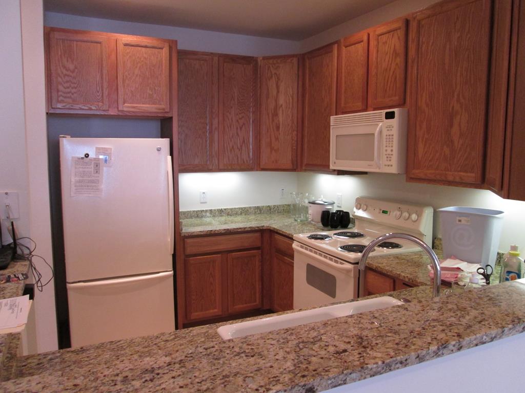 Primary Photo - 3862 S Lake Dr