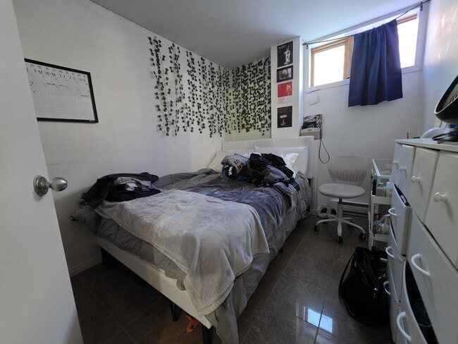 Building Photo - 46 Collingwood St