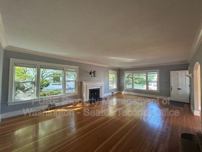 Foto del edificio - 208 N Washington Ave